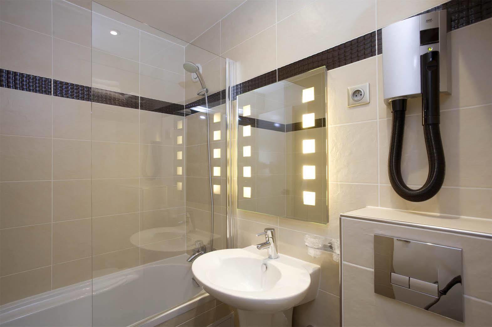 Hotel Eiffel Kennedy 3*